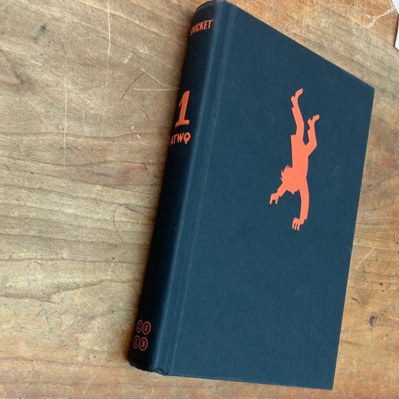 Lemony Snicket Book - Who Could That Be at This Hour? - Picture 16 of 16